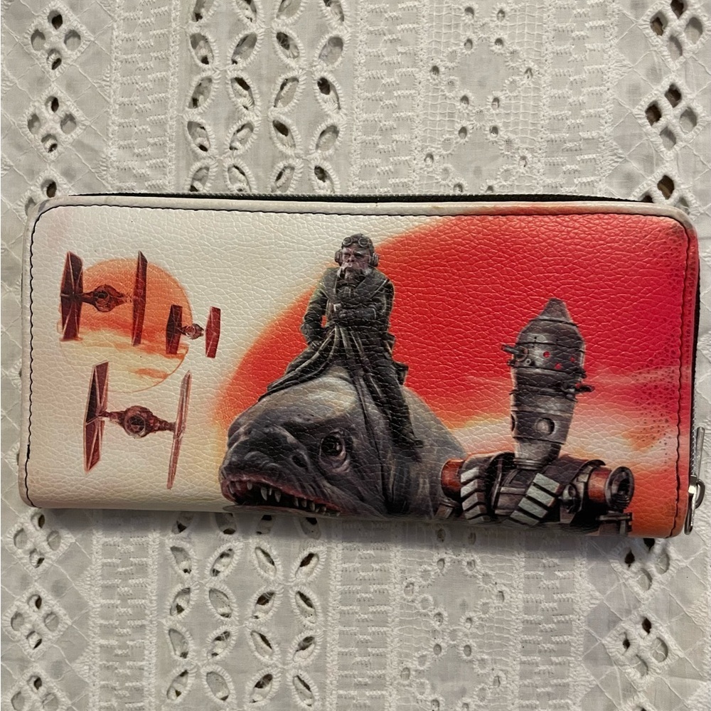 NWOT Star Wars Themed Wallet with Characters - Picture 3 of 4
